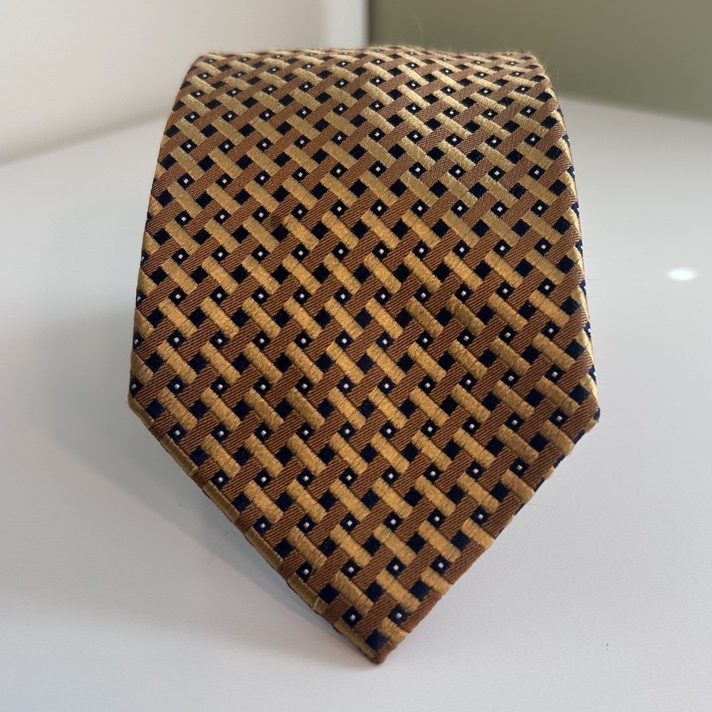Jos A Bank Reserve Silk Geometric 3D Classic Necktie Tie Gold Copper Navy White